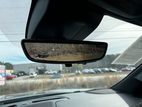 Used 2023 Chevrolet Suburban High Country image 25