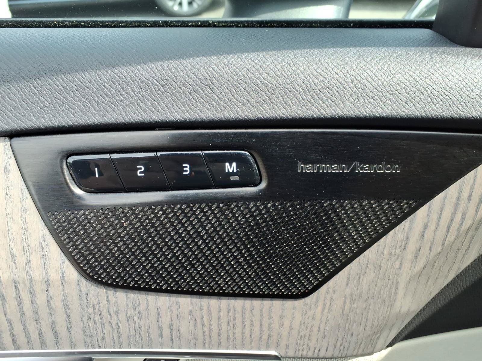 Certified 2024 Volvo XC90 B5 Plus AWD/4WD image 18