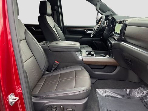 Used 2025 Chevrolet Silverado 3500 High Country AWD/4WD image 29