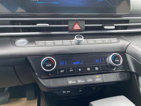 Certified 2024 Hyundai Elantra SEL FWD image 18