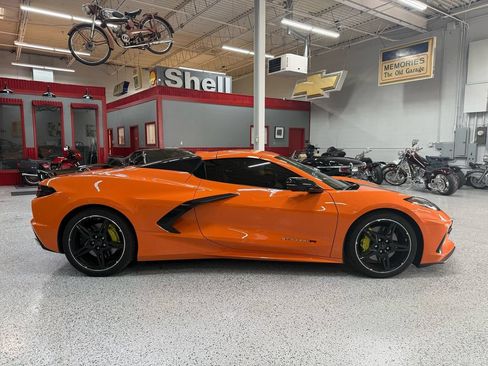Used 2022 Chevrolet Corvette Stingray Preferred Conv w/ Z51 Performance Package RWD image 8