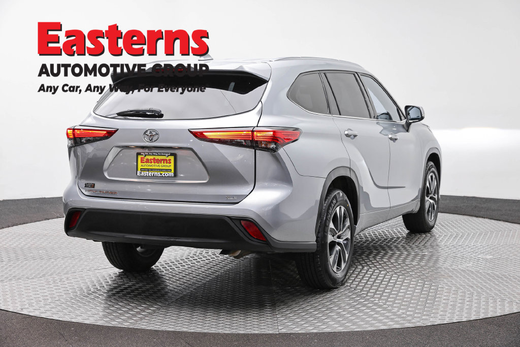 Used 2021 Toyota Highlander XLE FWD image 7