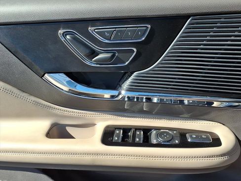 Used 2022 Lincoln Corsair Reserve w/ Equipment Group 201A image 19