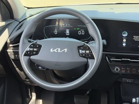 Certified 2024 Kia Niro EX FWD image 13