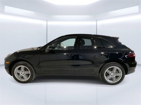 Used 2018 Porsche Macan image 10
