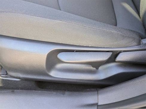 Used 2022 Toyota Corolla LE image 18