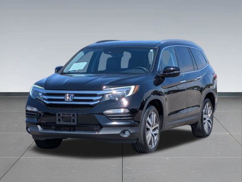 Certified 2017 Honda Pilot Touring image 10