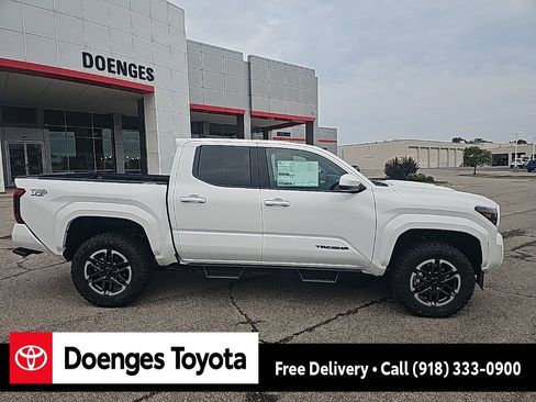 New 2025 Toyota Tacoma TRD Sport image 3