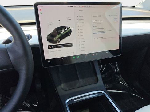 Used 2021 Tesla Model Y AWD image 26