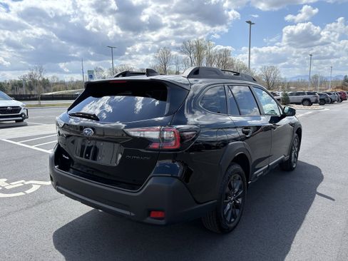 Used 2025 Subaru Outback Onyx Edition image 9