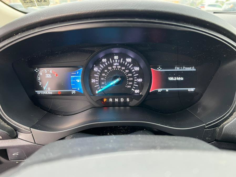 Used 2018 Ford Fusion SE w/ Fusion SE Technology Package FWD image 15