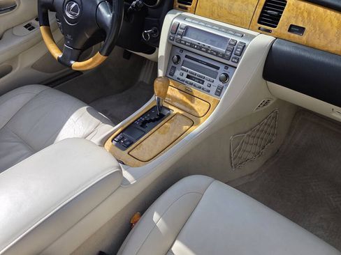 Used 2005 Lexus SC 430 Convertible RWD image 4