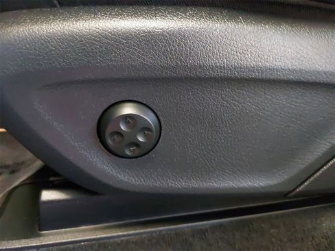 Used 2024 Mercedes-Benz GLS 450 4MATIC image 44