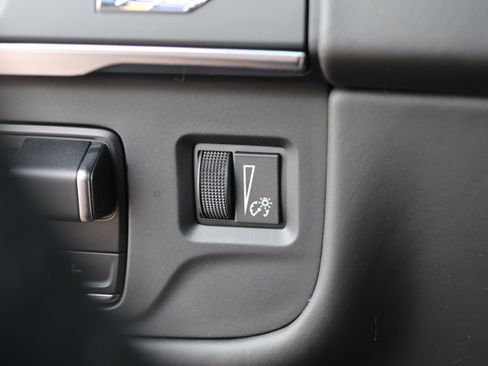 Used 2024 Cadillac Escalade V w/ LPO, ONYX Package image 18