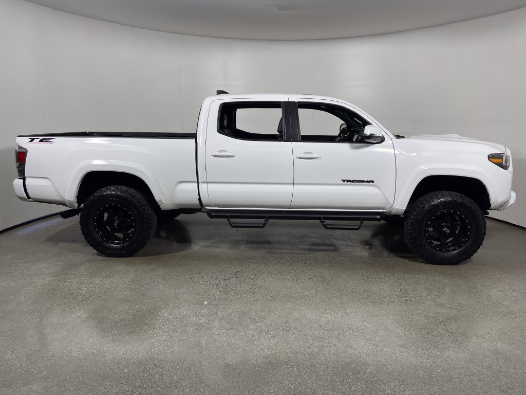 Used 2020 Toyota Tacoma TRD Sport w/ TRD Premium Sport Package AWD/4WD image 2