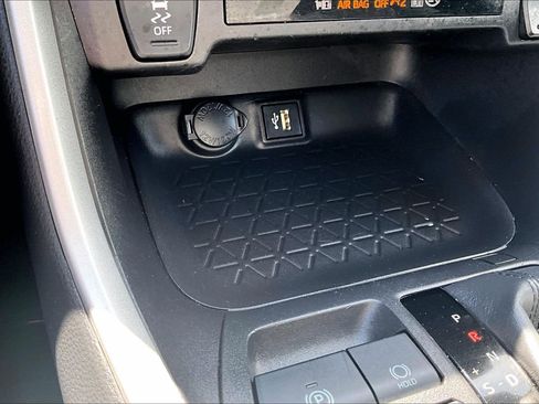 Used 2024 Toyota RAV4 XLE FWD image 30