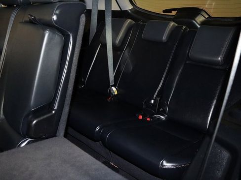 Used 2016 Toyota Highlander XLE image 14