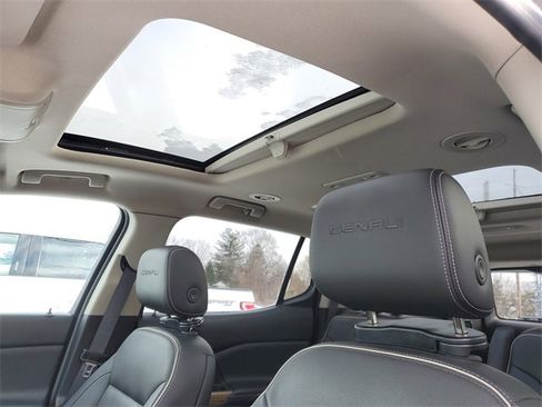 Used 2018 GMC Acadia Denali w/ Technology Package image 22