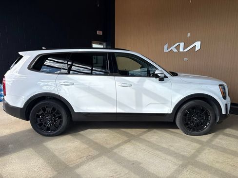 Certified 2022 Kia Telluride SX w/ SX Prestige Package AWD/4WD image 16