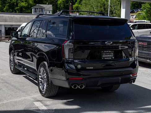 Used 2026 Chevrolet Suburban Z71 w/ Comfort Package AWD/4WD image 6