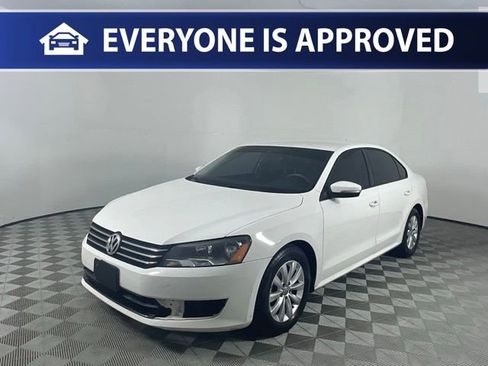 Used 2013 Volkswagen Passat 2.5 S image 1
