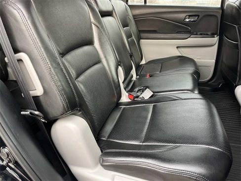 Used 2020 Honda Pilot LX image 25