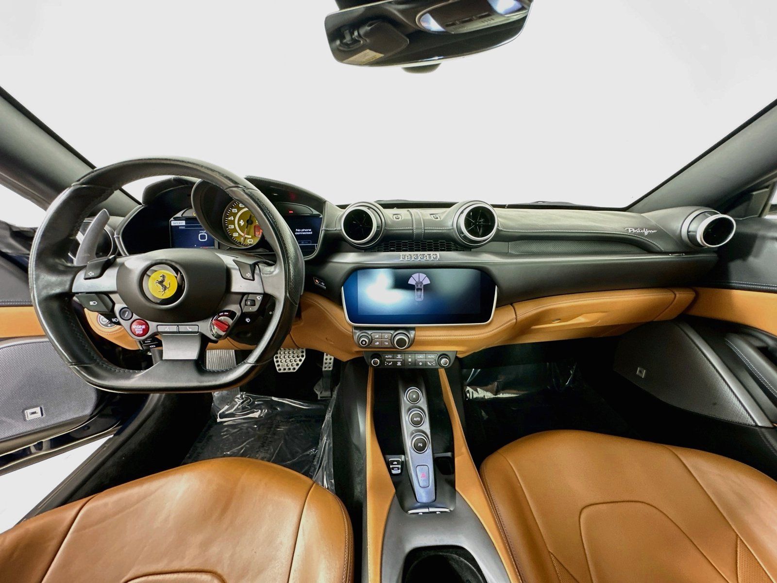 Used 2020 Ferrari Portofino RWD image 14