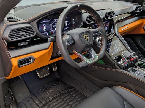 Used 2024 Lamborghini Urus S image 4
