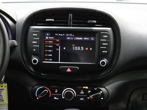 Used 2023 Kia Soul LX image 29