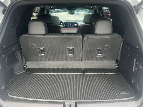 Used 2024 Chevrolet Traverse RS AWD/4WD image 18