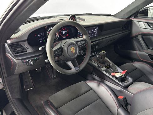 Certified 2022 Porsche 911 GT3 RWD image 3