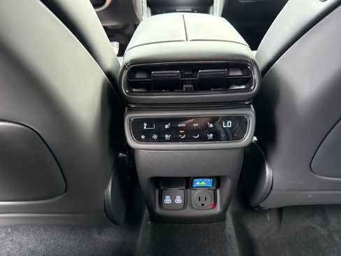New 2026 Genesis GV80 3.5T e-SC AWD/4WD image 14