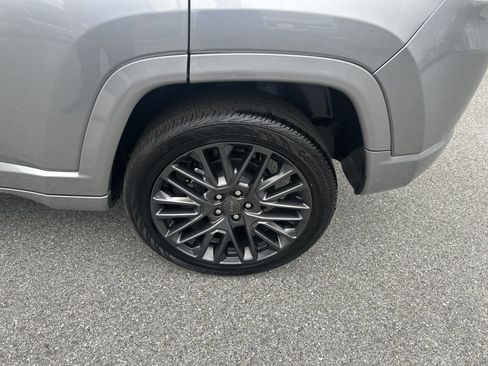 Used 2023 Jeep Compass Limited image 19