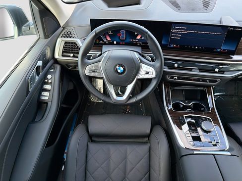 Used 2026 BMW X7 xDrive40i AWD/4WD image 17