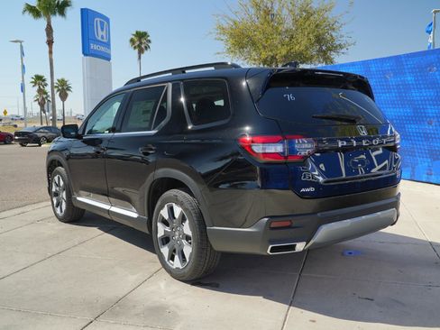 New 2026 Honda Pilot Touring image 9