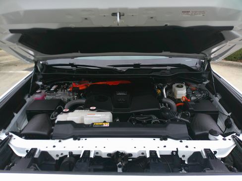 Used 2024 Toyota Tundra Limited image 36