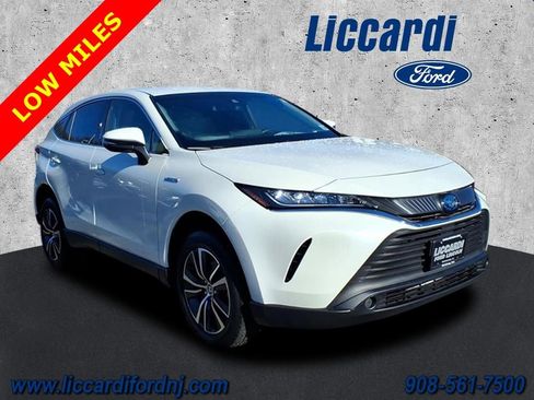 Used 2021 Toyota Venza LE w/ Carpet Mat Package (TMS) image 1