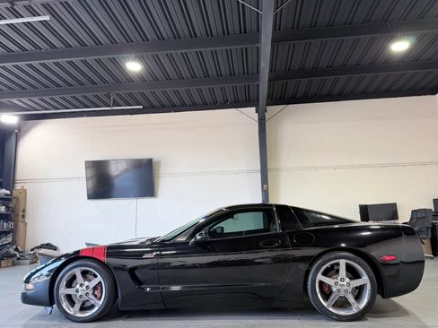 Used 2002 Chevrolet Corvette Coupe w/ Preferred Equipment Group2 RWD image 5