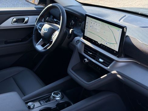New 2026 Ford Explorer Active w/ Active Comfort Package image 9