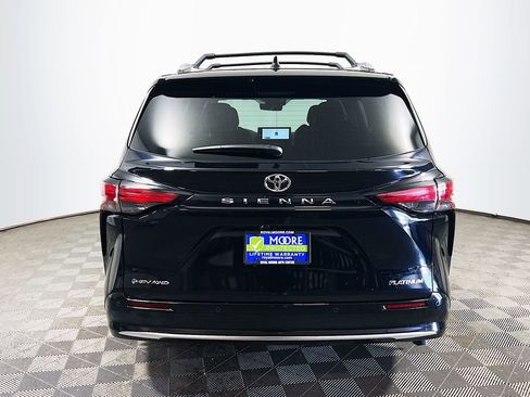 New 2026 Toyota Sienna Platinum image 7