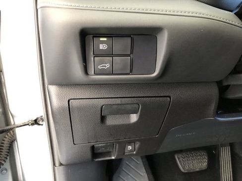 Used 2020 Toyota Highlander XLE image 63