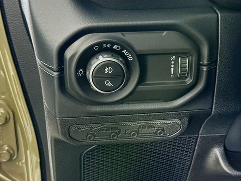 New 2025 Jeep Gladiator Sport image 10