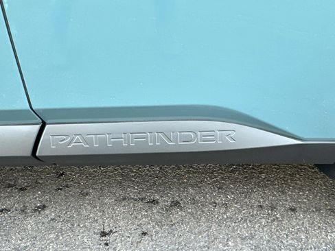New 2026 Nissan Pathfinder SL w/ SL Premium Package AWD/4WD image 10