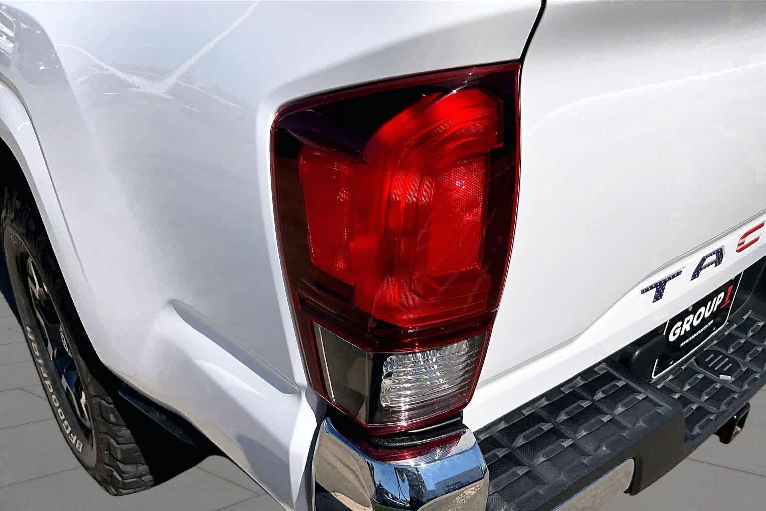 Used 2020 Toyota Tacoma SR5 RWD image 29