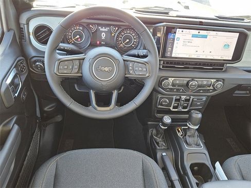 New 2025 Jeep Gladiator Sport image 12