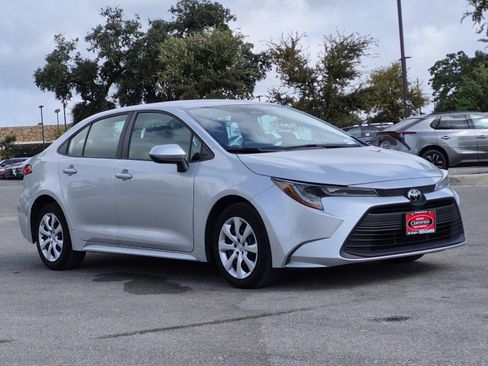 Certified 2025 Toyota Corolla LE FWD image 7