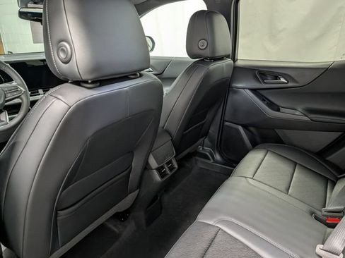 New 2027 Chevrolet Equinox LT w/ Convenience Package II FWD image 12