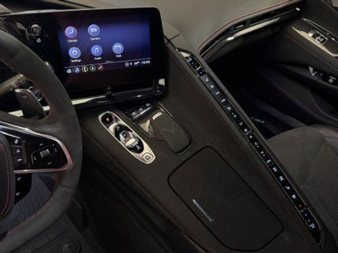 Used 2023 Chevrolet Corvette Stingray Premium Cpe w/ Z51 Performance Package image 4