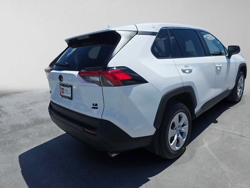 Used 2025 Toyota RAV4 LE AWD/4WD image 3