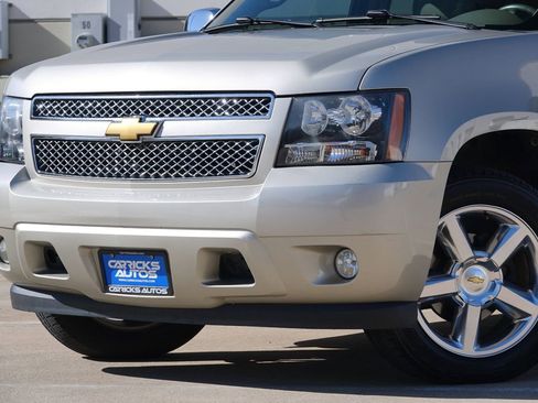 Used 2014 Chevrolet Suburban LTZ image 22